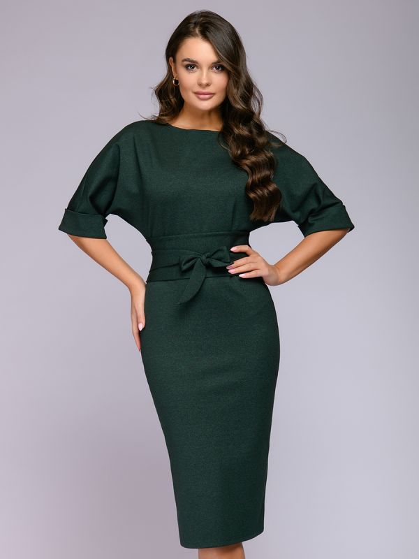 Emerald-colored midi dress with belt and batwing sleeves