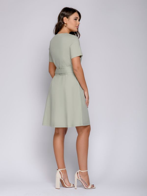 Pistachio color dress with short sleeves and a belt