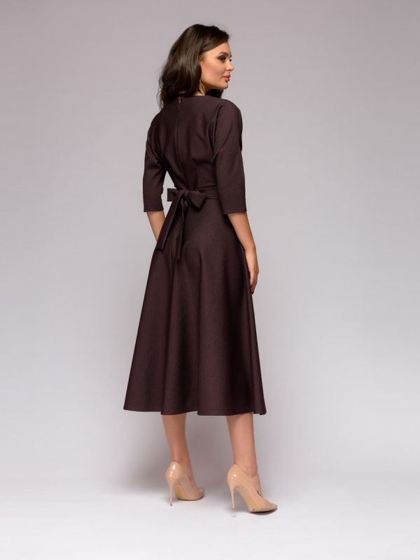 Wine-colored midi length dress with batwing sleeves