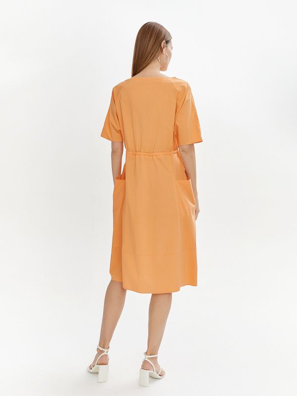 Yellow midi length dress with short sleeves and pockets