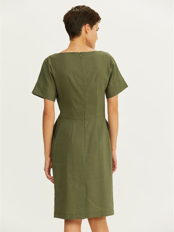 Green mini length dress with short sleeves and pockets