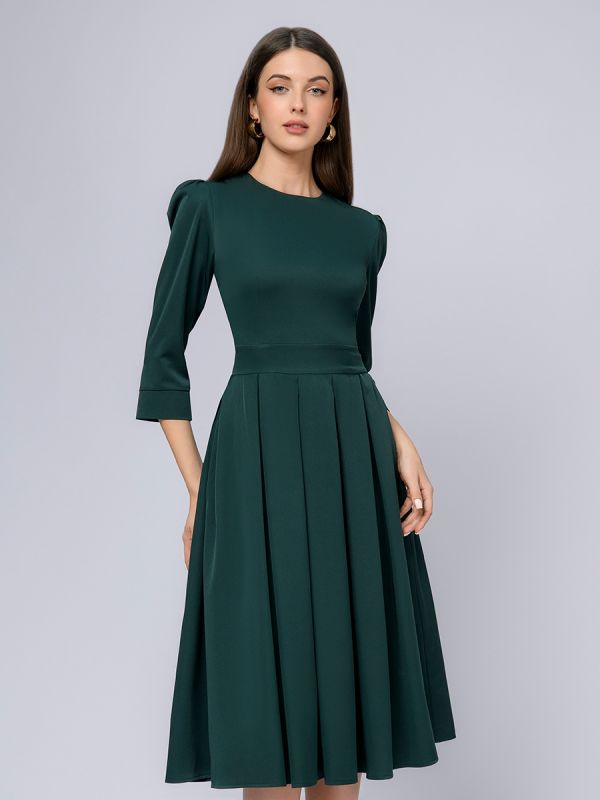 Emerald colored midi length dress with 3/4 sleeves