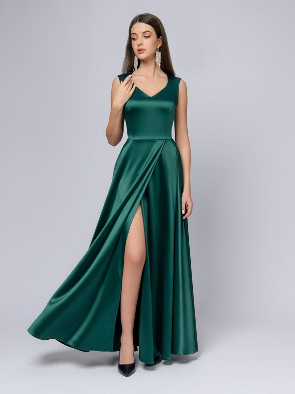 Emerald colored maxi length dress with imitation flare