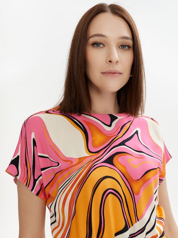 Midi length dress with abstract print and waistband