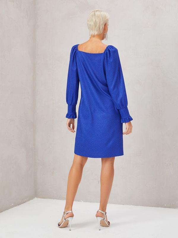 Blue dress with shimmering effect and long sleeves