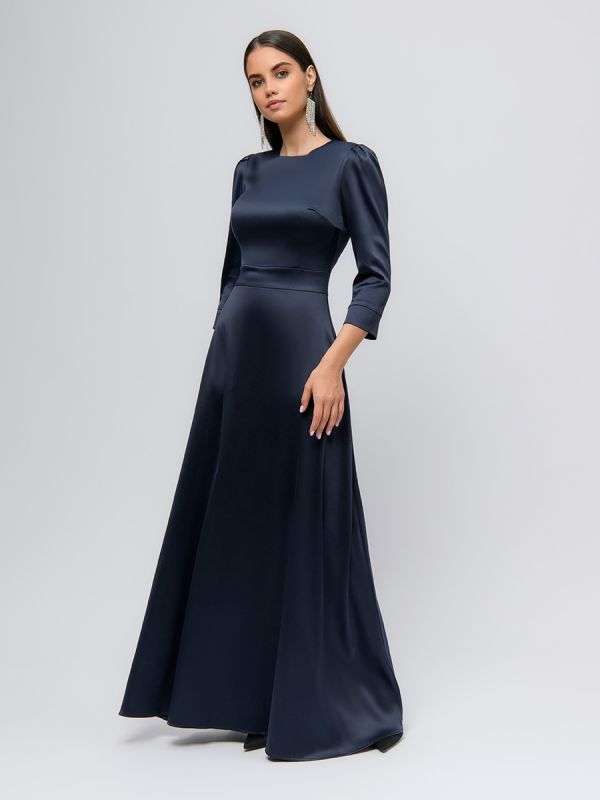 Blue maxi length dress with 3/4 sleeve