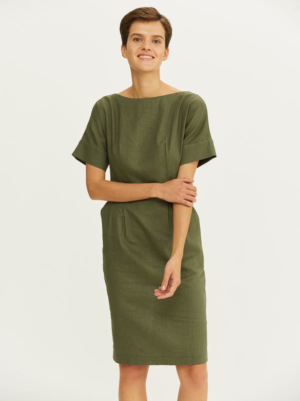 Green mini length dress with short sleeves and pockets