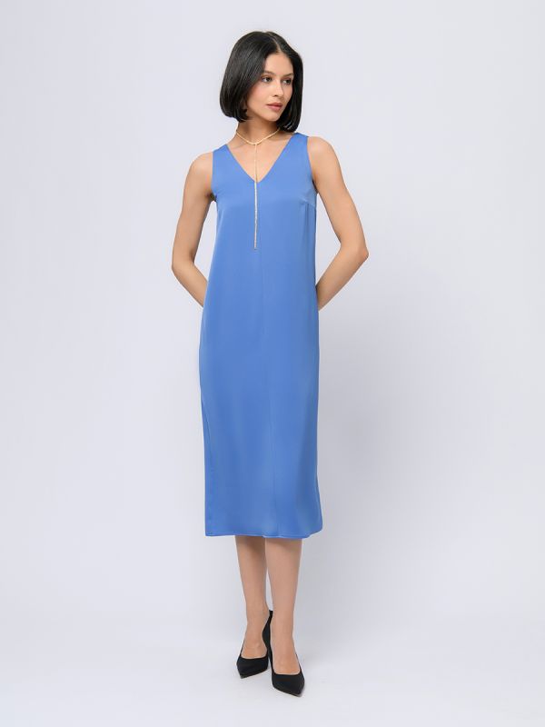 Blue midi length dress with V-neckline and sleeveless sleeves